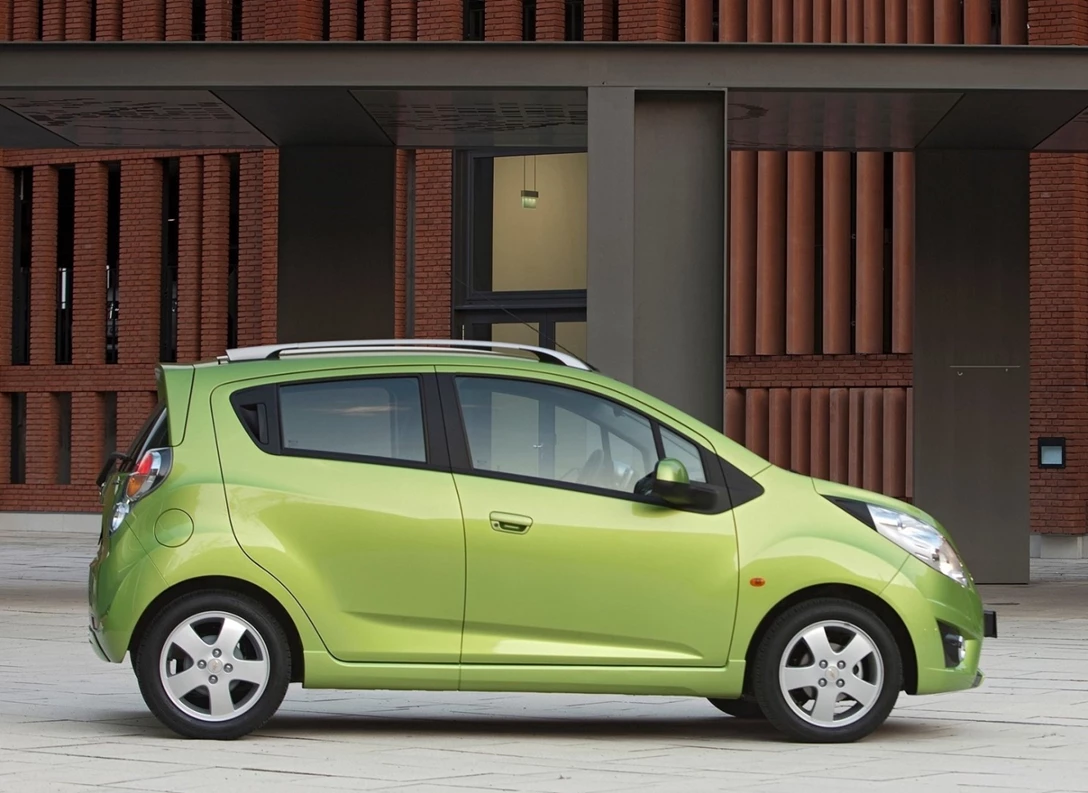 1642736-Chevrolet-Spark-2015-03.jpg