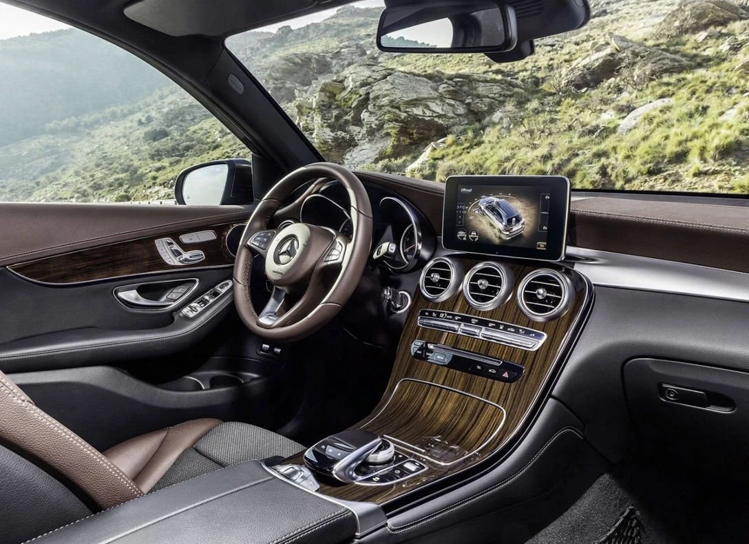1651444-Mercedes-Benz-GLC-2019-04.jpg