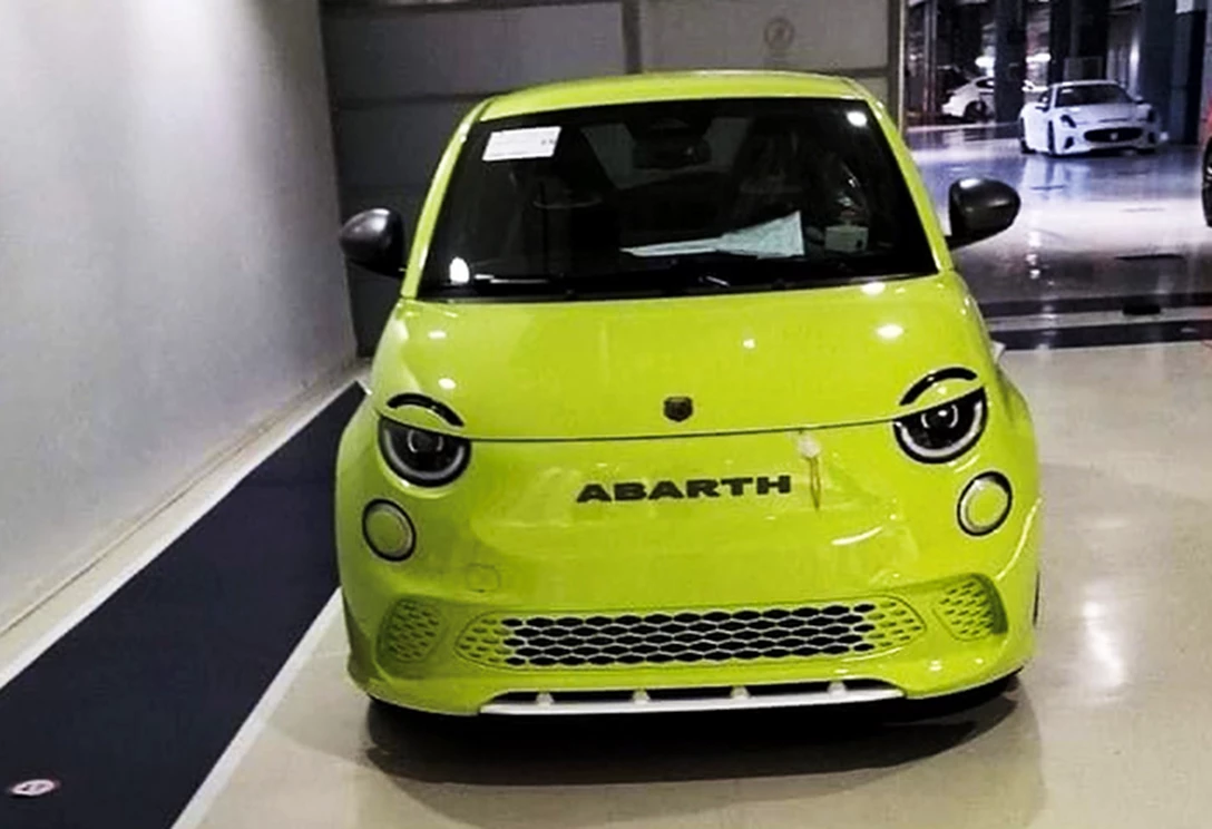 1669932-abarth-595e-leak.jpg
