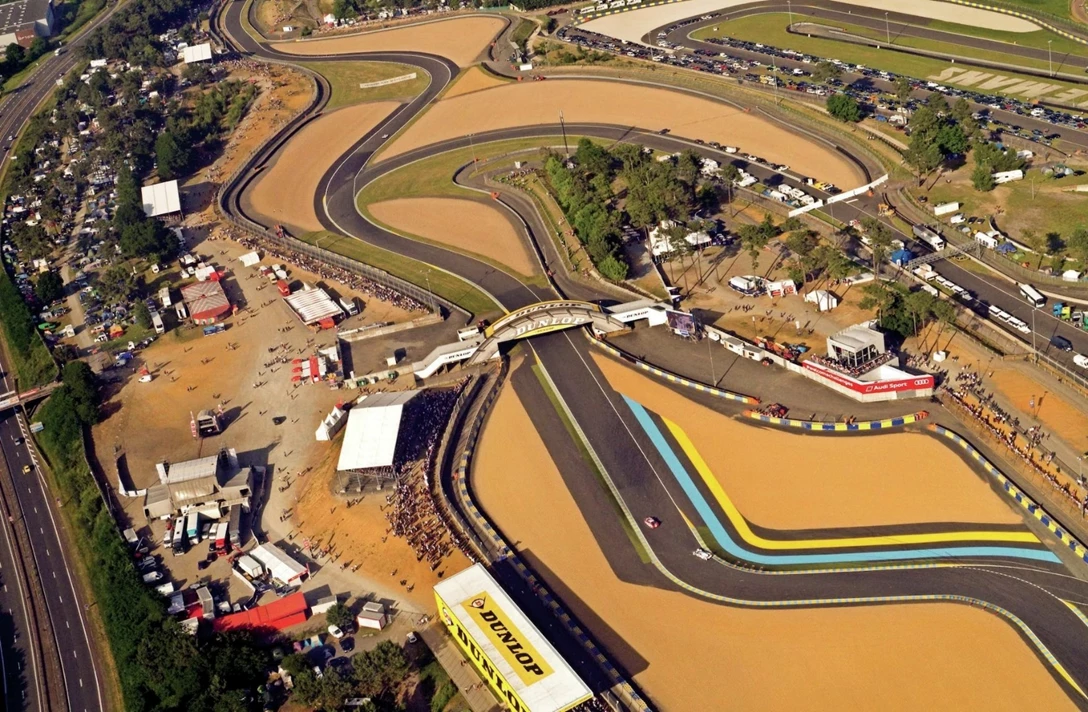 1686355-Circuit-de-la-Sarthe-from-above-min.jpg