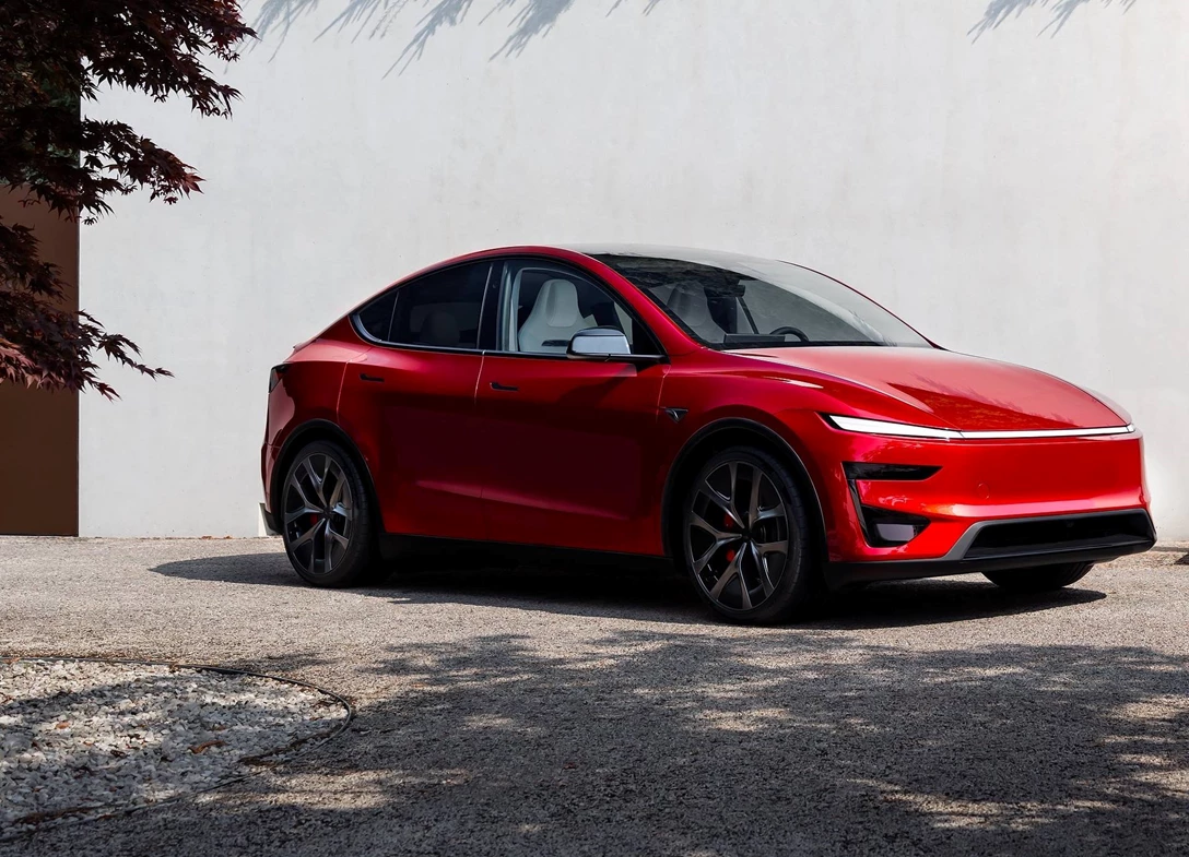 Tesla-Model_Y-2026 (10).jpg