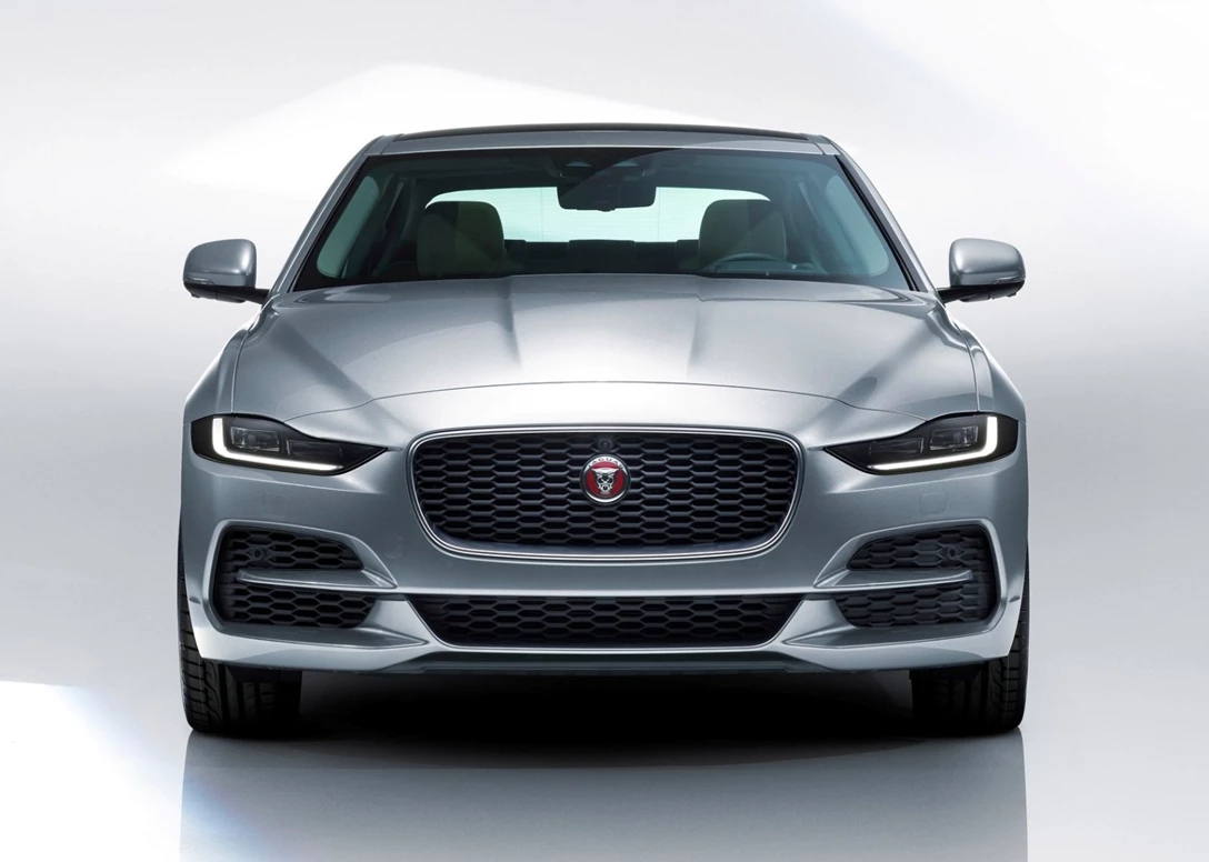 1661688-Jaguar-XE-2022-04.jpg