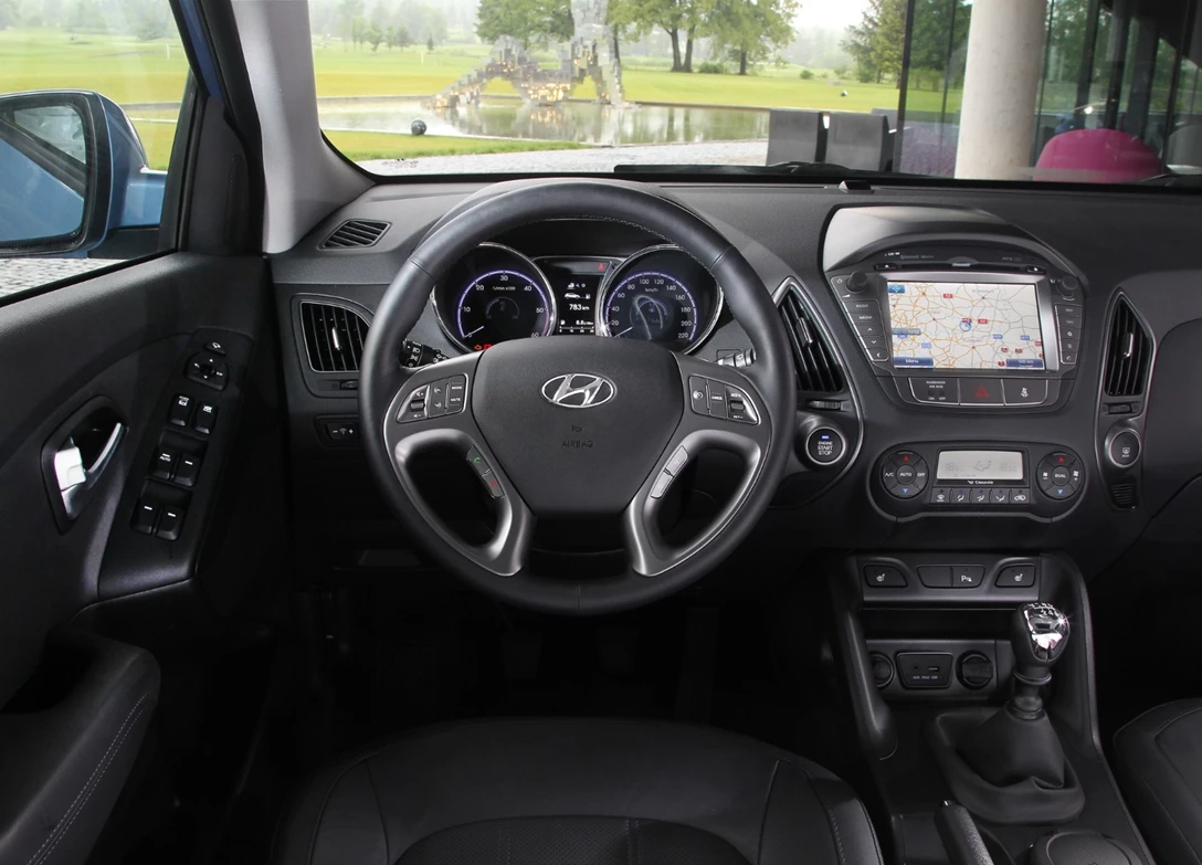 1661174-Hyundai-ix35-2015-06.jpg