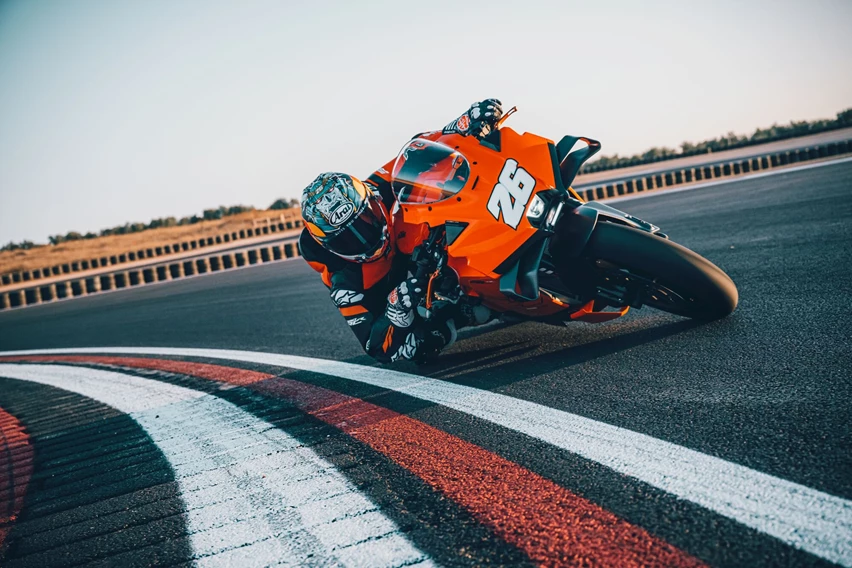 2026 KTM 990 RC R.jpg