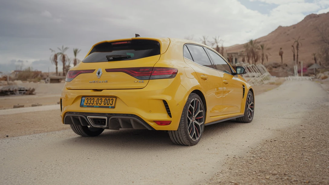 1695984-Renault Megane RS 2024.00_32_28_04.Still038-min.jpg