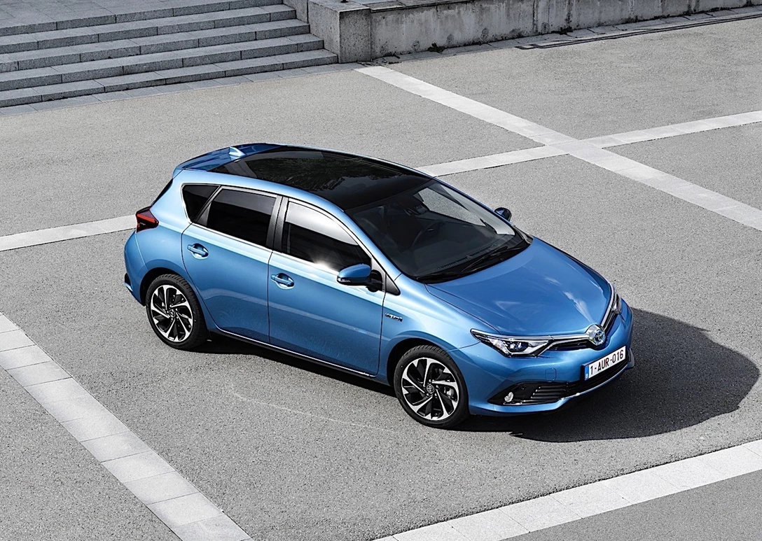 1647759-Toyota-Auris-2017-02.jpg