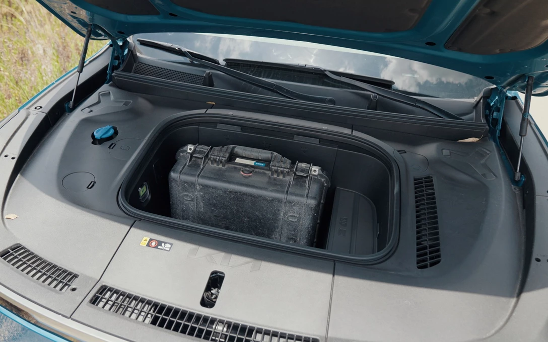 1698886-KIA EV9 2024.01_54_09_22.Still131-min.jpg