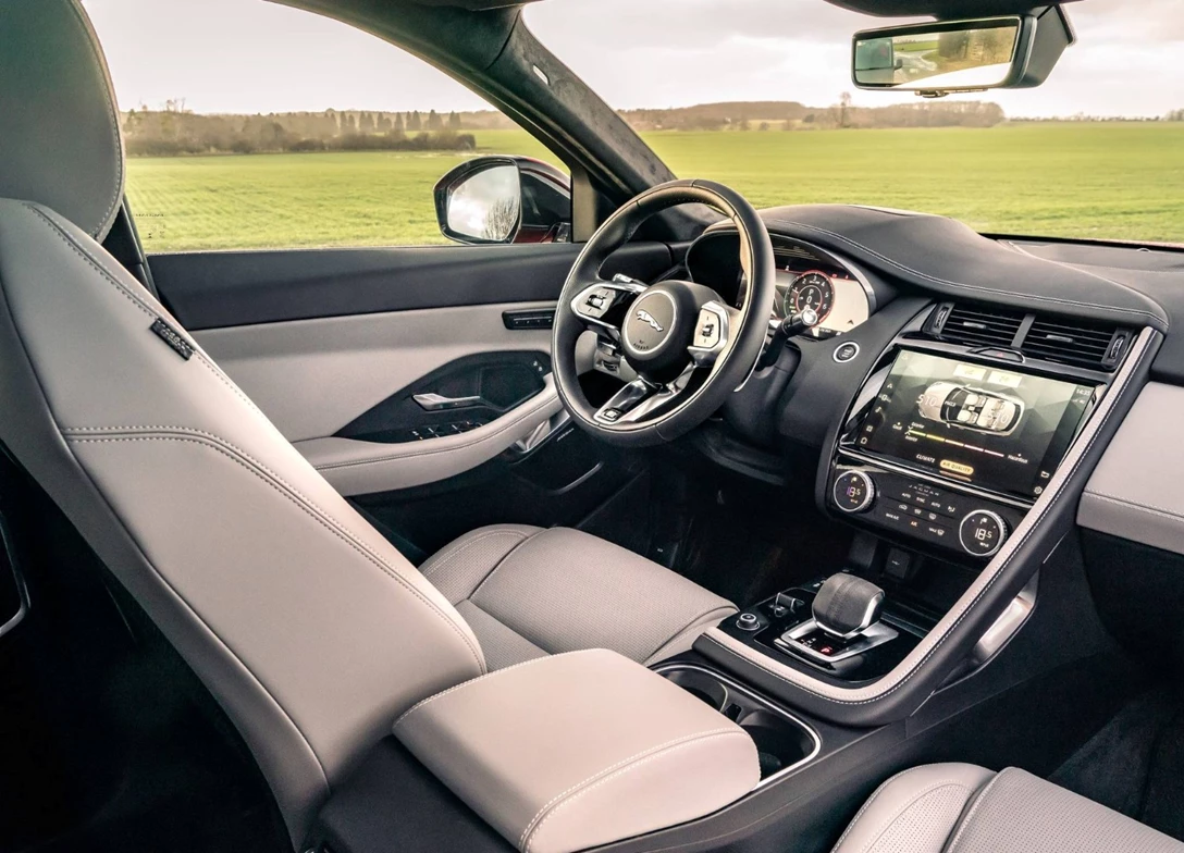 1701563-Jaguar-E-Pace-2024-05.jpg