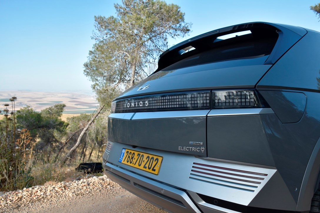 1660983-IONIQ54X4 - 6.jpeg