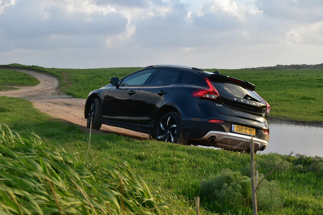 1593967-וולוו V40 קרוס קאנטרי מבחן דרכים  (4).JPG