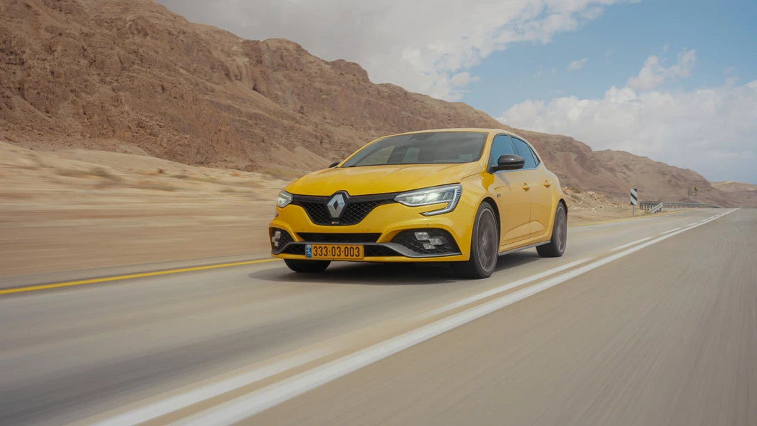 1695973-Renault Megane RS 2024.00_09_36_05.Still024-min.jpg