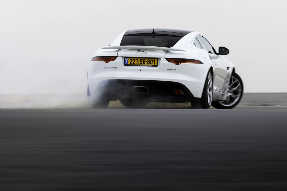 1614461-TF_F-Type-140119-0054 2.jpg