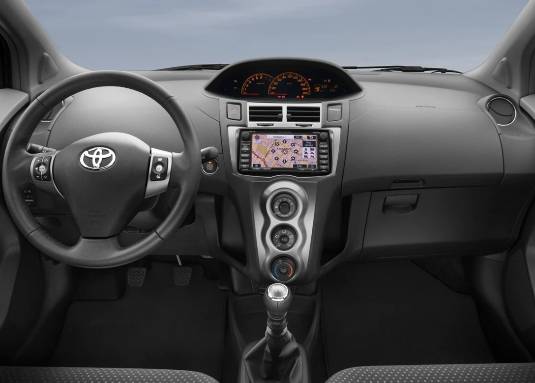 1598243-Toyota-Yaris-2009-1600-0f.jpg