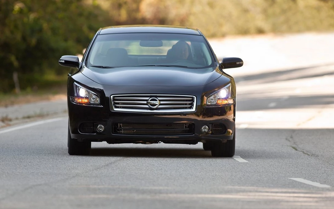 1680896-Nissan-Maxima-2012-1280-07.jpg