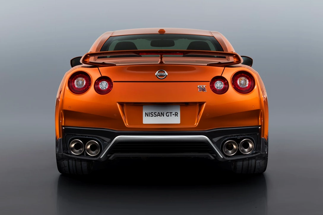 1582615-2017_nissan_gtr_36.jpg