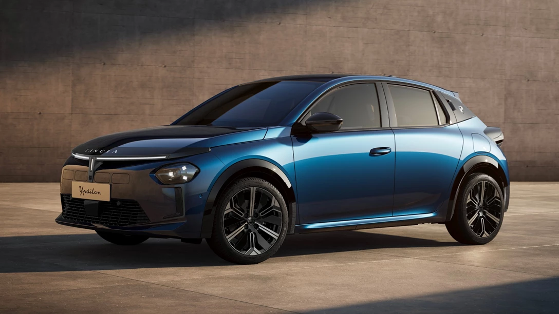 1693208-NewLANCIAYPSILONEDIZIONELIMITATACASSINA (4)-min.jpg