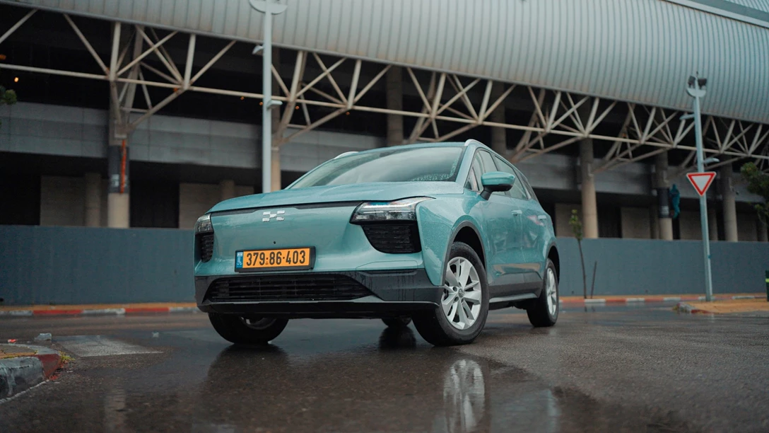 1680123-ORA Funky Cat vs BYD ATTO 3 vs Geely geometry c vs Aiways U5 2023.00_00_26_18.Still001 copy-min.jpg