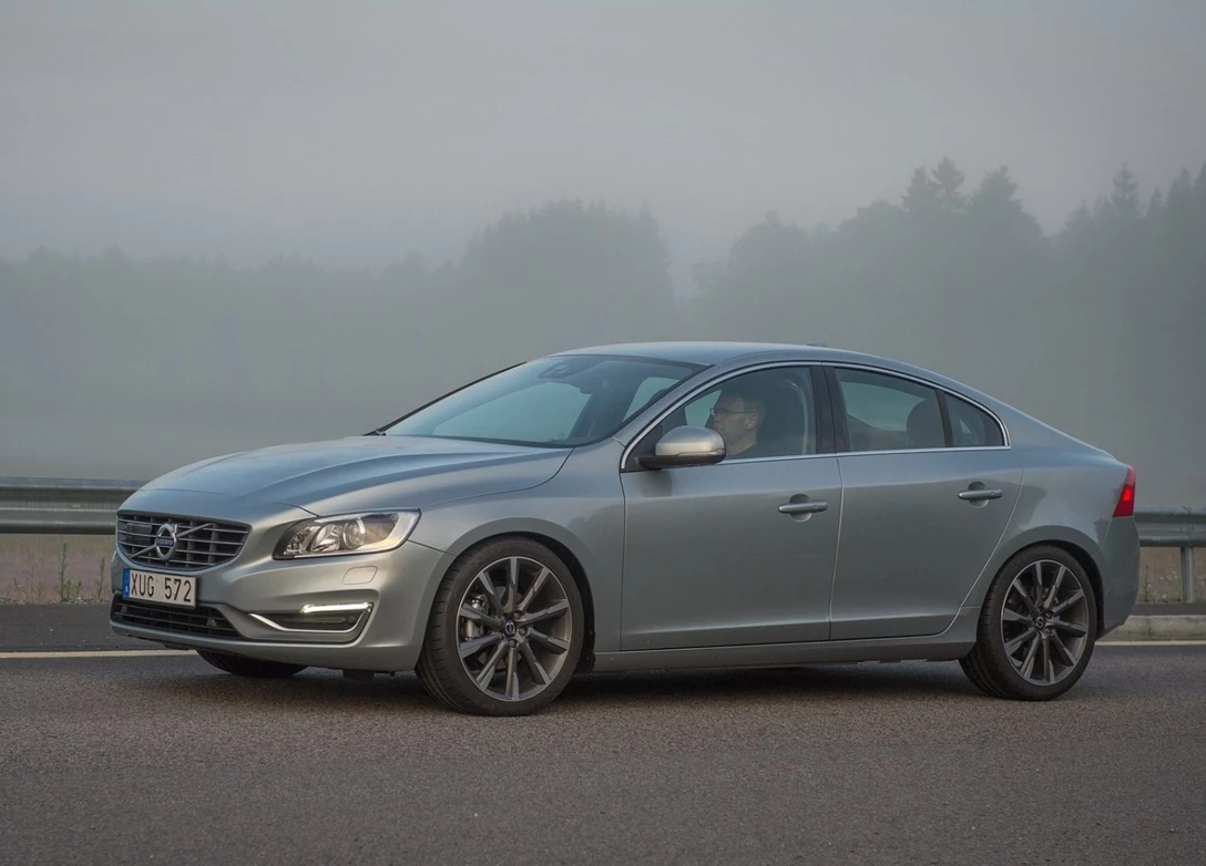 1650378-Volvo-S60-2018-03.jpg