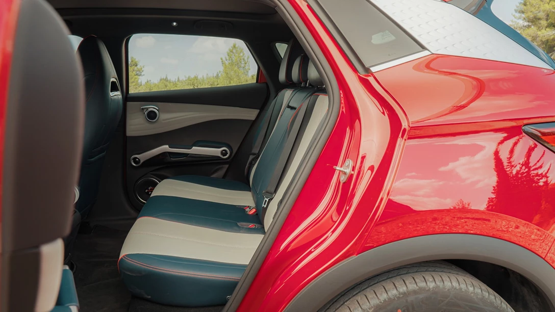 1672516-BYD ATTO 3.01_13_20_11.Still110 copy.jpg