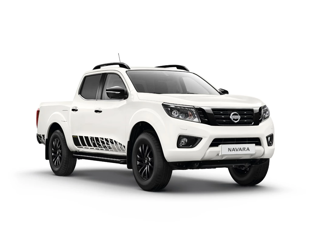 1602126-426232263_Nissan_Navara_N-Guard_LHD.jpg