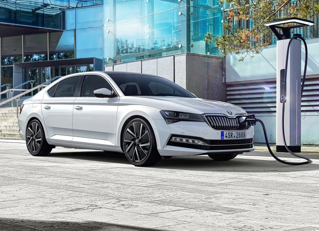1661378-Skoda-Superb_iV-2022-01.jpg