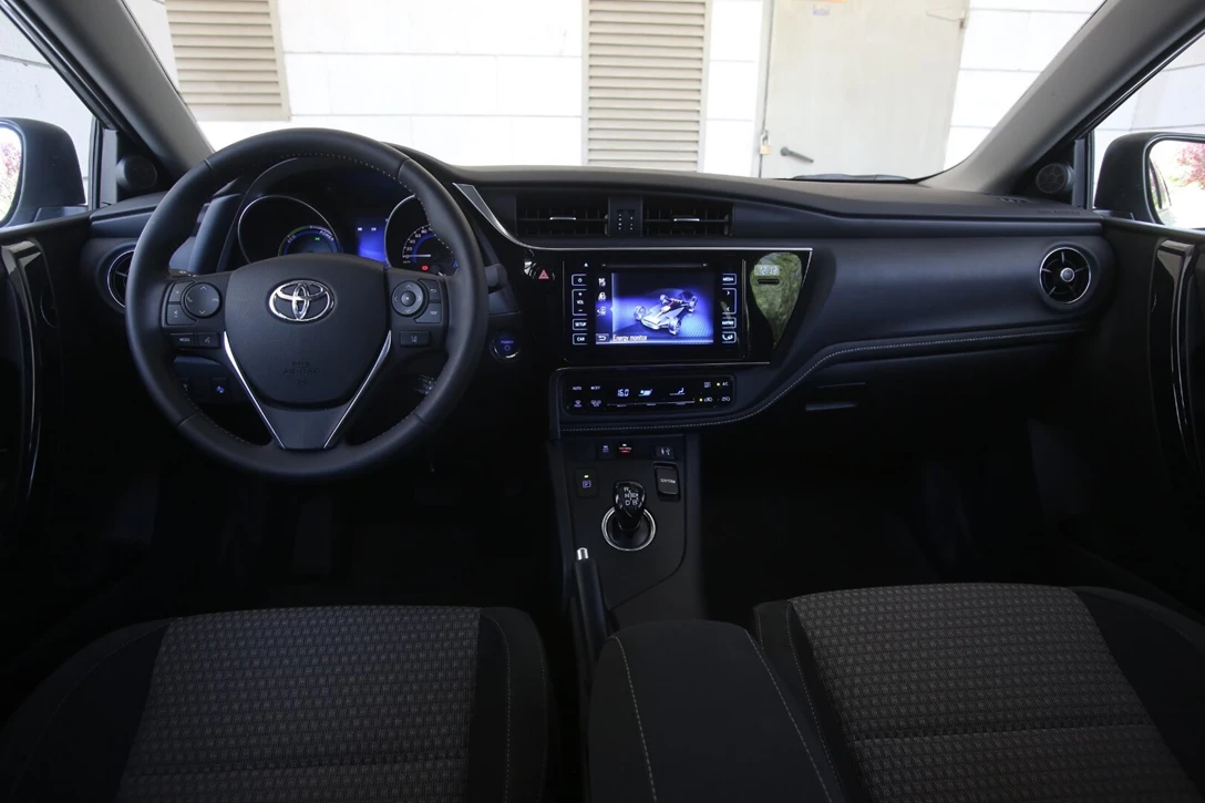 1628918-04-טויוטה אוריס מתיחת פנים אילן קליין (6).jpg