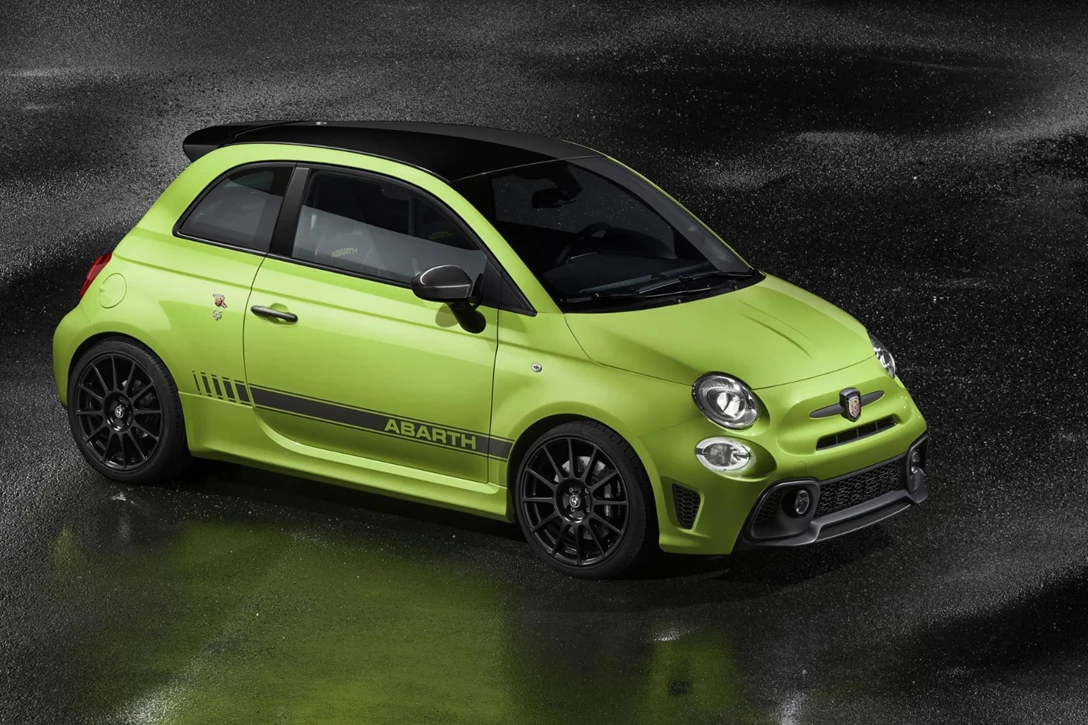 1602427-1-Abarth 595.jpg