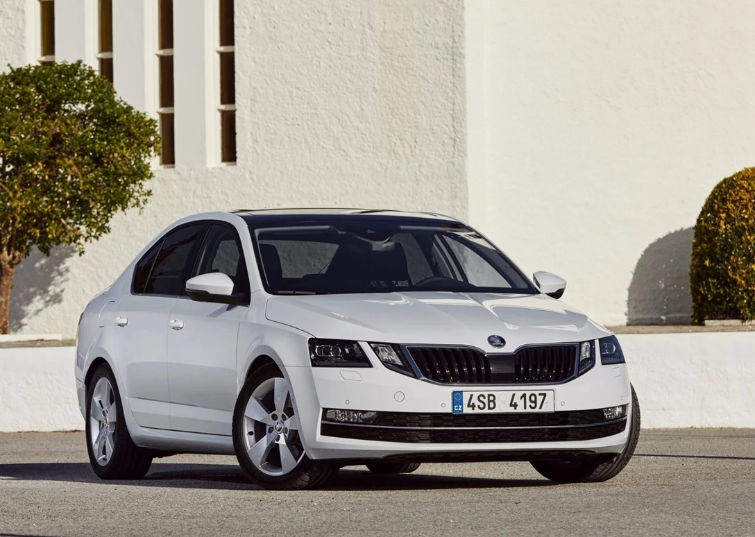 1637949-Skoda-Octavia-2020-06.jpg