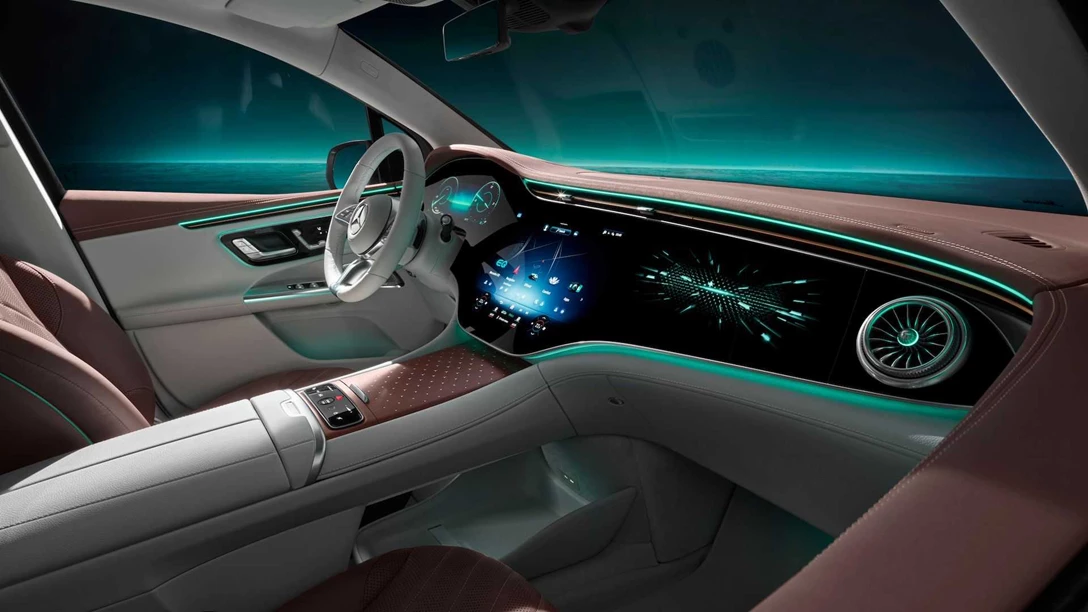 1665402-mercedes-benz-eqe-suv-interior-teaser (3).jpg