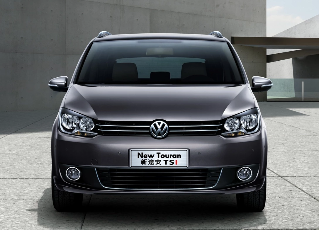 1690395-Volkswagen-Touran-2013-00.jpg