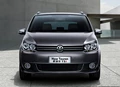1690395-Volkswagen-Touran-2013-00.jpg
