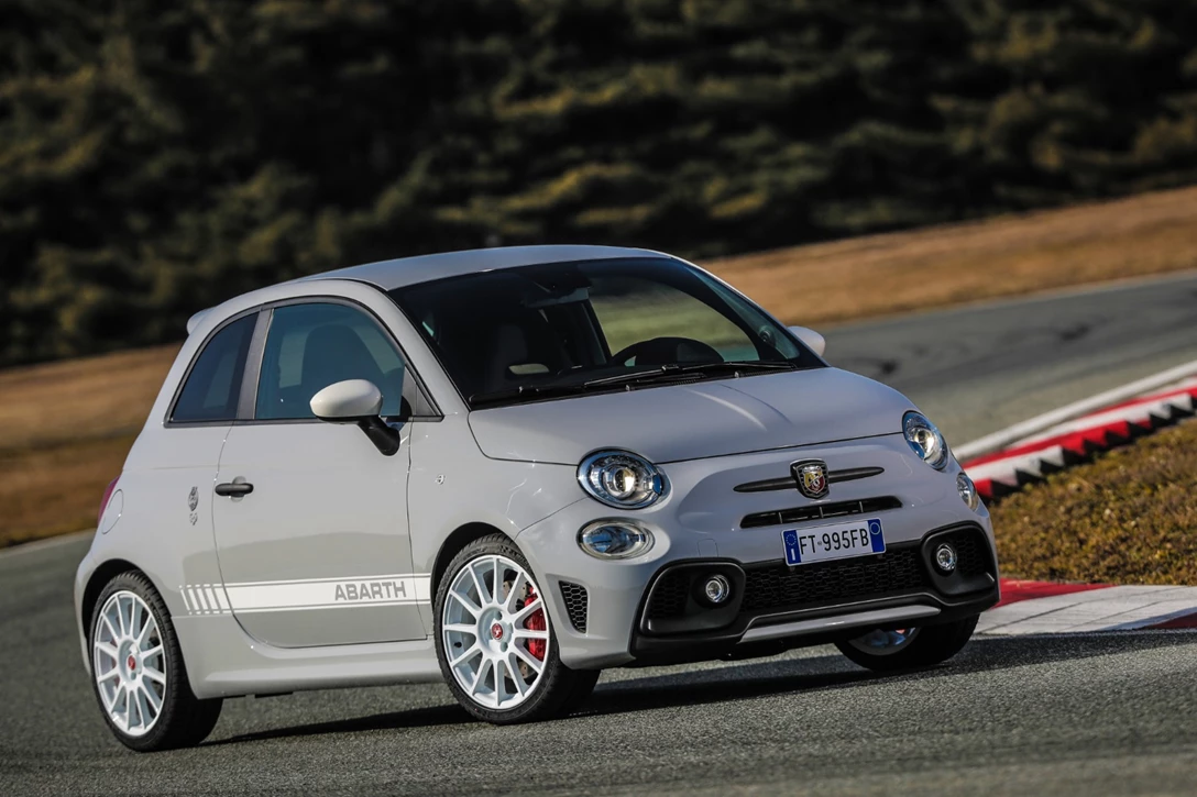 1612831-Abarth_595_esseesse_2.jpg