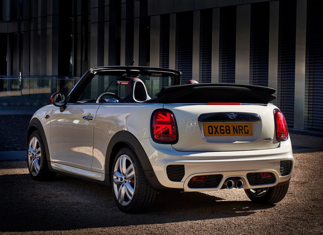 1660841-Mini-Cooper_S_Convertible-2018-07.jpg