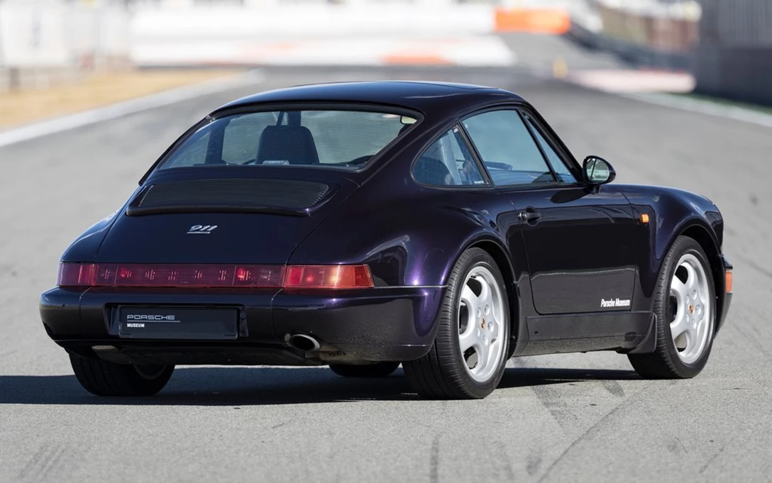 1679694-Porsche-911_Carrera_4_30_Years_Edition-1993-1024-0d.jpg