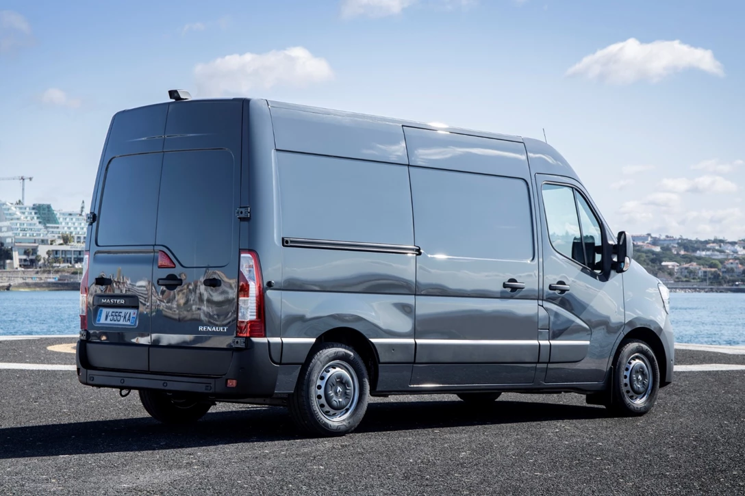 1685506-Renault-Master-2023-02.jpg