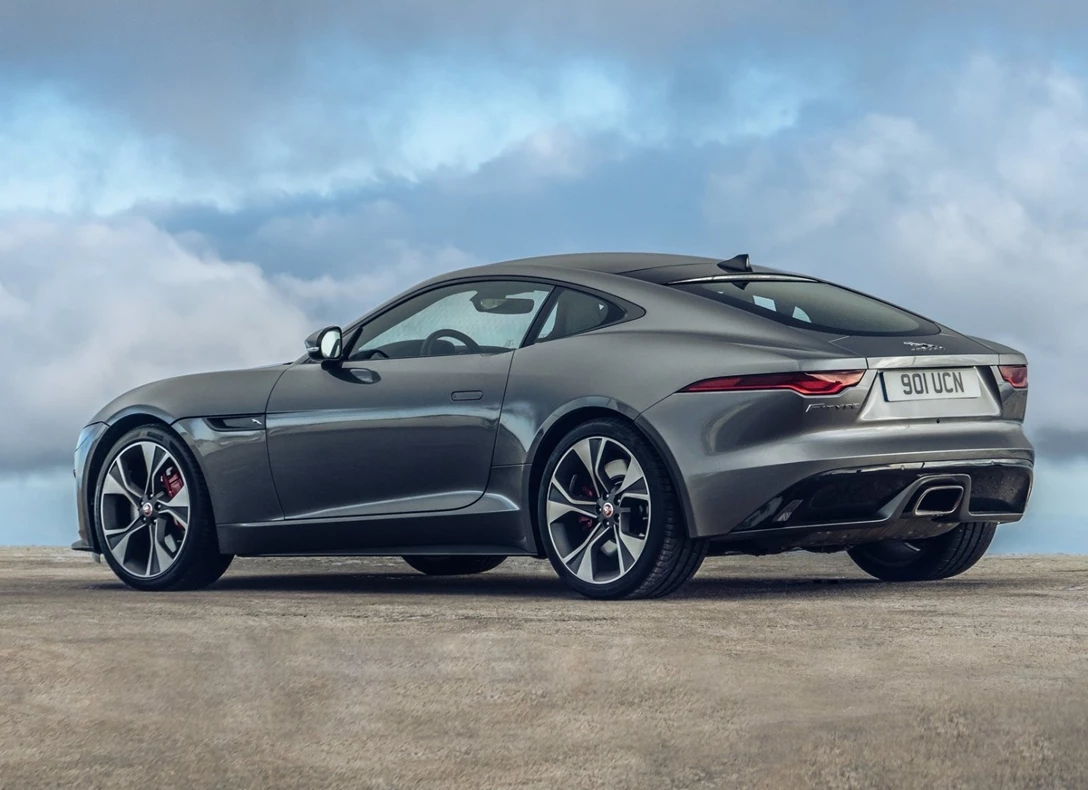 1644584-Jaguar-F-Type-2021-02.jpg