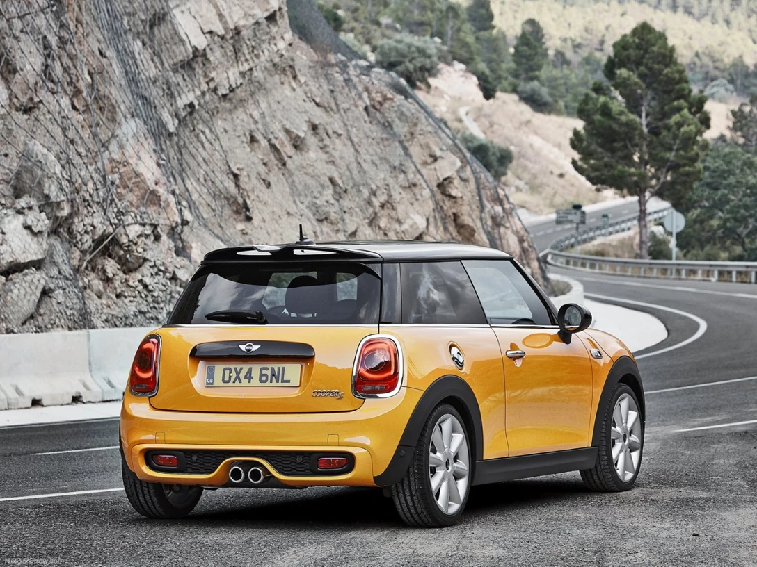 1659092-Mini-Cooper-2016-11.jpg