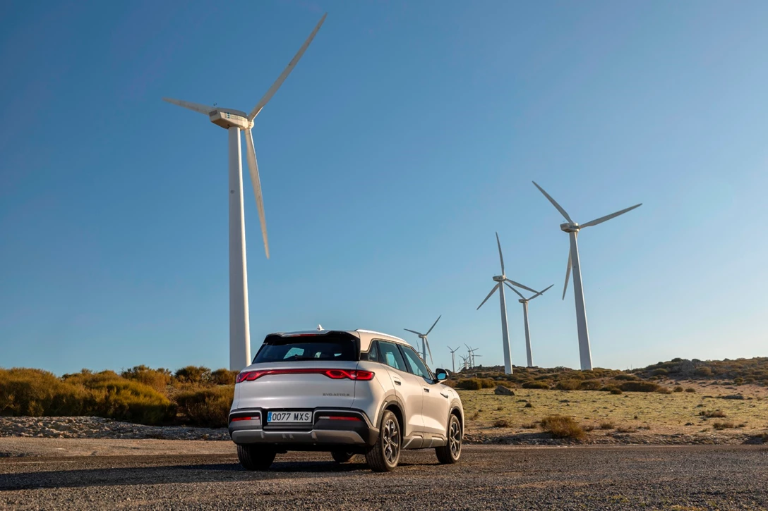 1706621-Atto 2_Skiing white_24.jpg