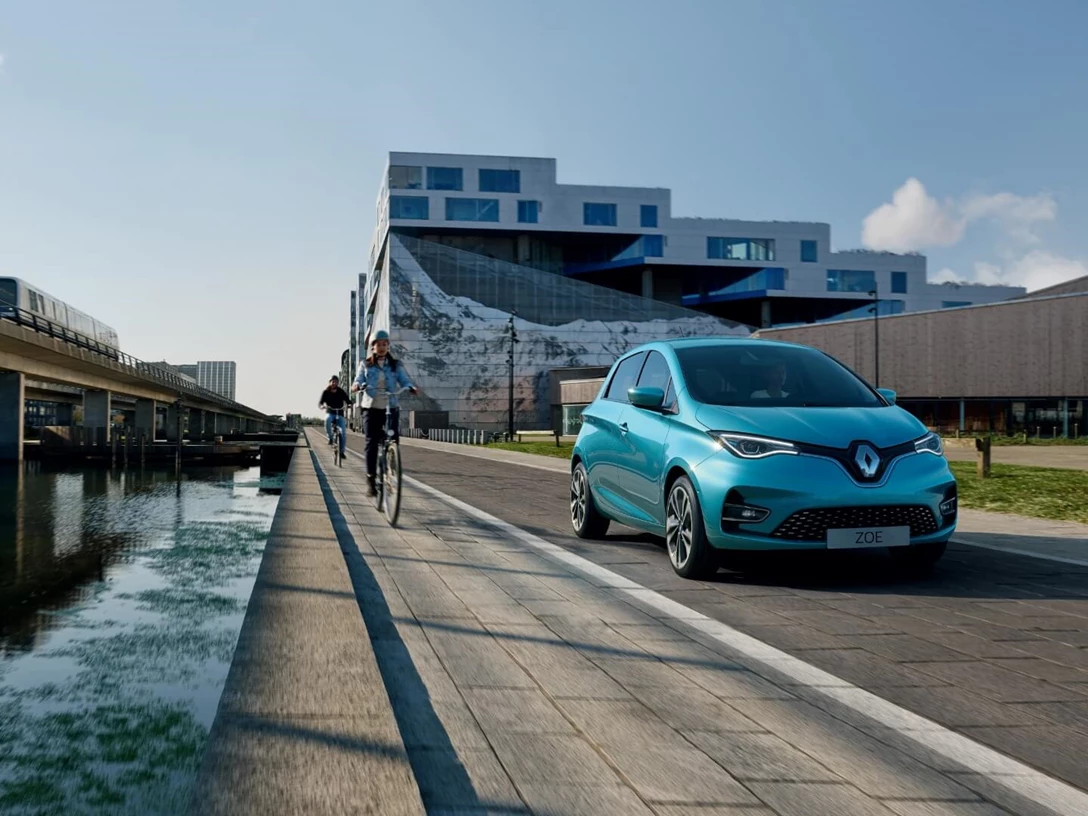 1618074-21227981_2019_-_New_Renault_ZOE.jpg