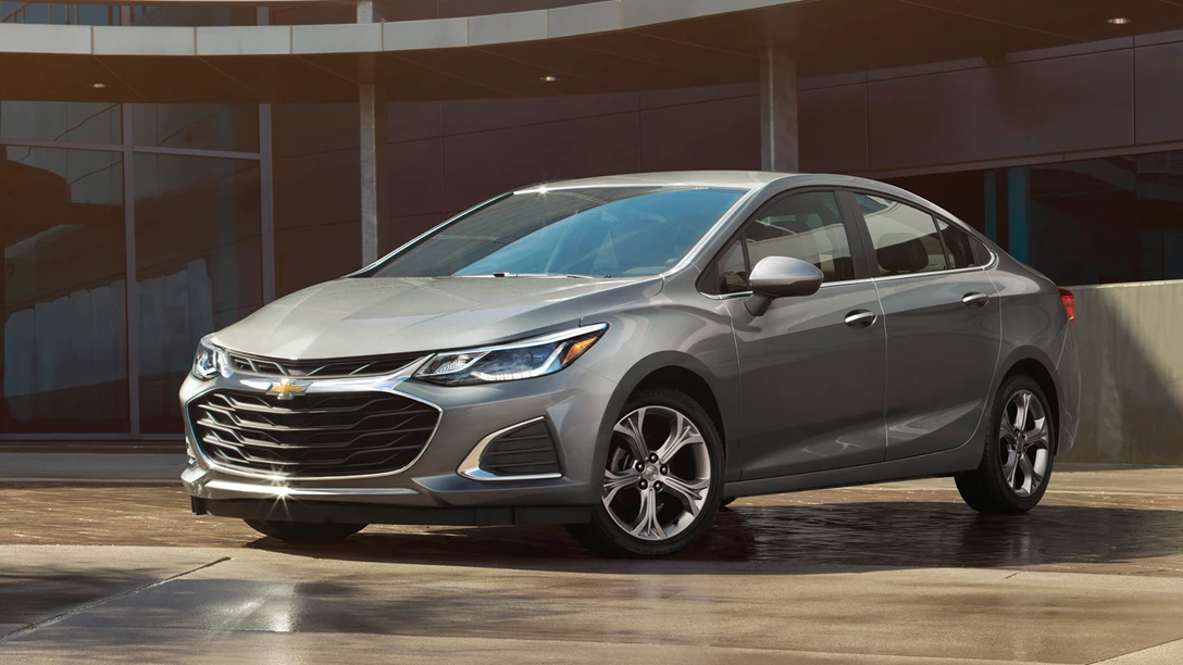 1593929-2019-Chevrolet-Cruze-004.jpg
