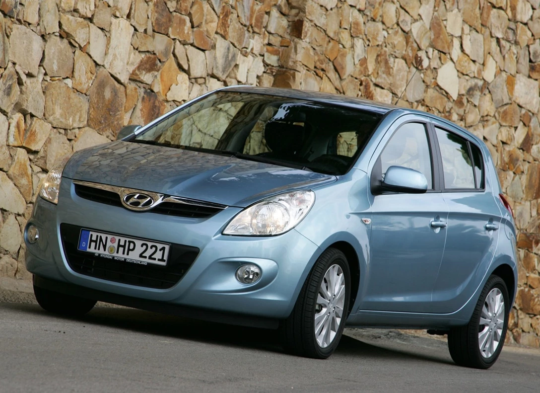 1651372-Hyundai-i20-2010-08.jpg