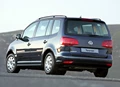 1690453-Volkswagen-Touran-2011-03.jpg
