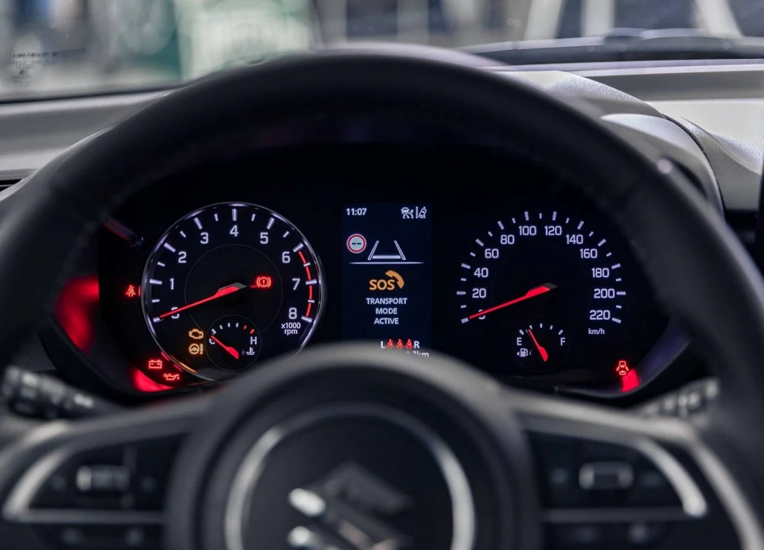 1708071-Suzuki-Swift-2025 (7).jpg