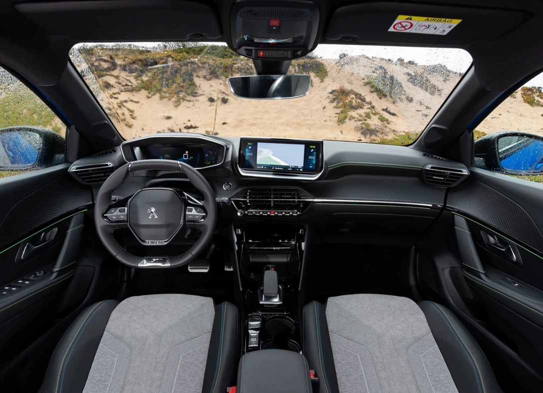 1674371-Peugeot-e-208-2023-06.jpg