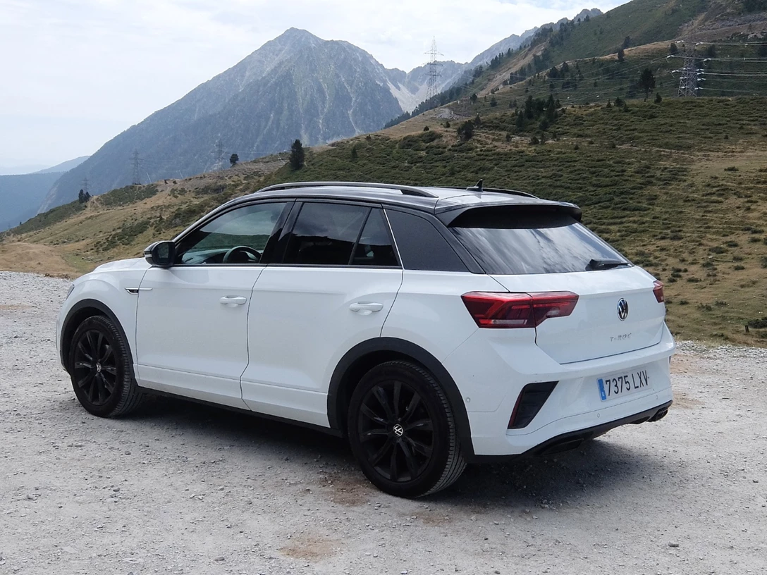 1691101-VW T-ROC 4.JPG