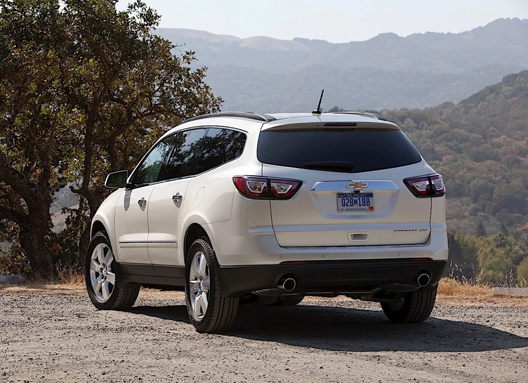 1662379-Chevrolet-Traverse-2014-03.jpg