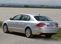 1647621-Skoda-Superb-2013-02.jpg