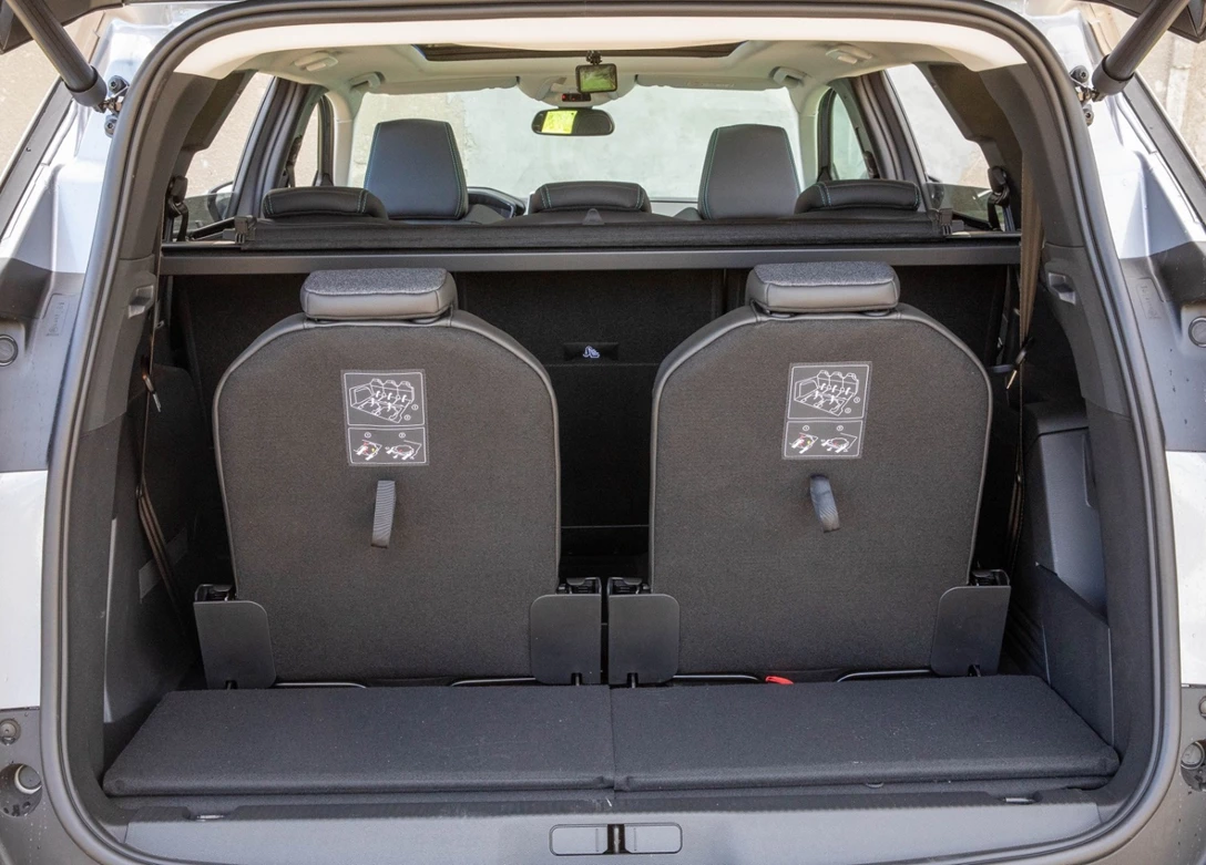 1640797-Peugeot-5008-2021-10.jpg