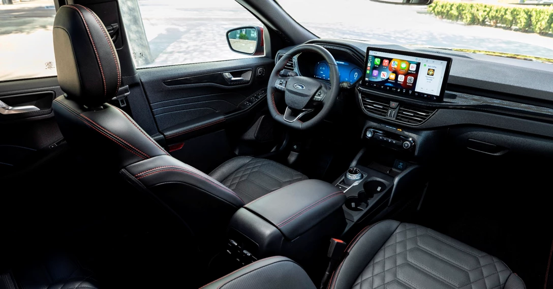 1670121-2023 Ford Escape ST-Line Elite_Rapid Red_10.jpg