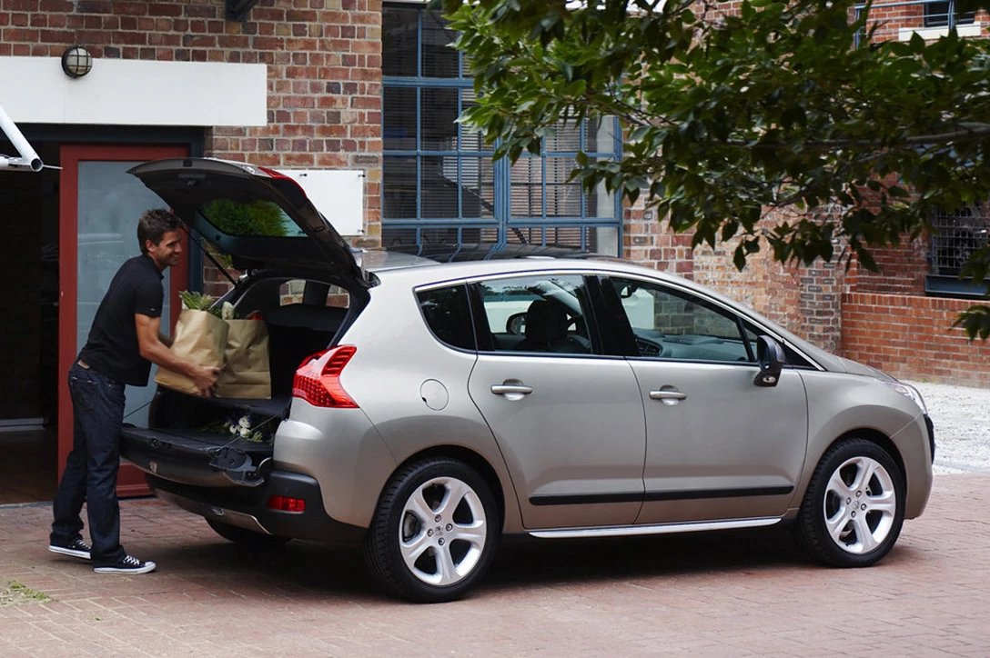 1632306-פיג'ו 3008 (1).jpg